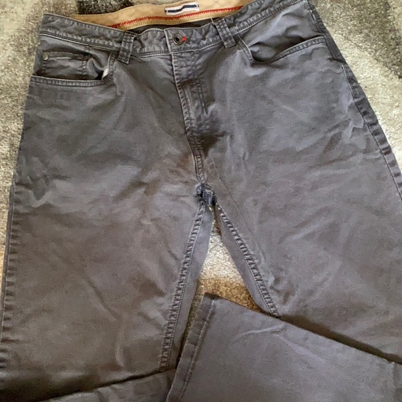 Izod Straight Fit 33 x 32 Dress Pants/Jeans - Picture 1 of 6